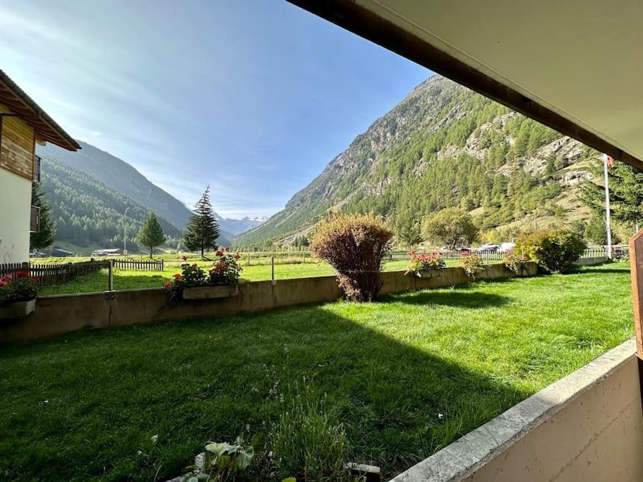 Alpine Retreat 4 Person Apartment Near Zermatt With Parking! 태쉬 외부 사진